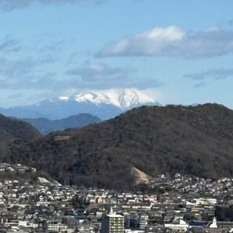 雪かぶった御嶽山🏔発見✨️
今日は遠くまで空気澄んでて眺め良い日🙌✨
ヾ(*´∀｀*)ﾉ