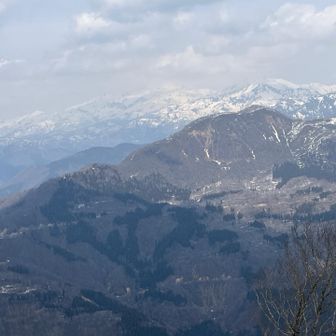 疲れも吹っ飛ぶ素晴らしい眺め✨✨
奥越の山々、白山、岐阜方面の山々が一望！