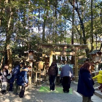 夫婦岩（聖天岩）のお参りも混雑。今日はソロなのでスルー