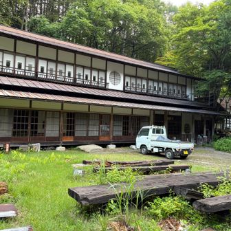 　　　3本あるルートをさんざん見比べて🤔
　　　　　結局　青木鉱泉からスタート

　　　　　　駐車場代　800円／日
ちなみに国道20号を入ってからのけっこうな距離と、青木鉱泉手前の少しがダート道。八ヶ岳桜平ほど深くはないが、轍が掘れてる。まぁ私が行って来れたので😙