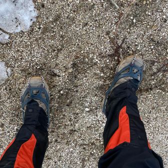 早めにチェーンスパイク装着　安心感って大事