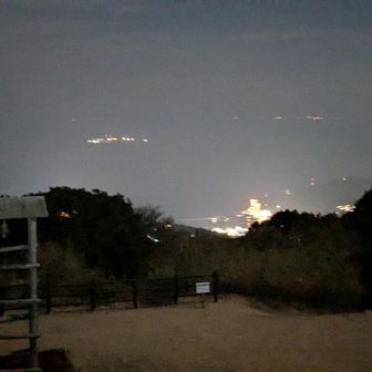 姫の沢公園の展望台から
初島と熱海？