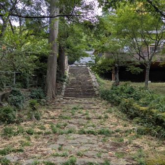 まずは霊山寺でお参り🙏