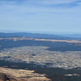 阿蘇市を一望。