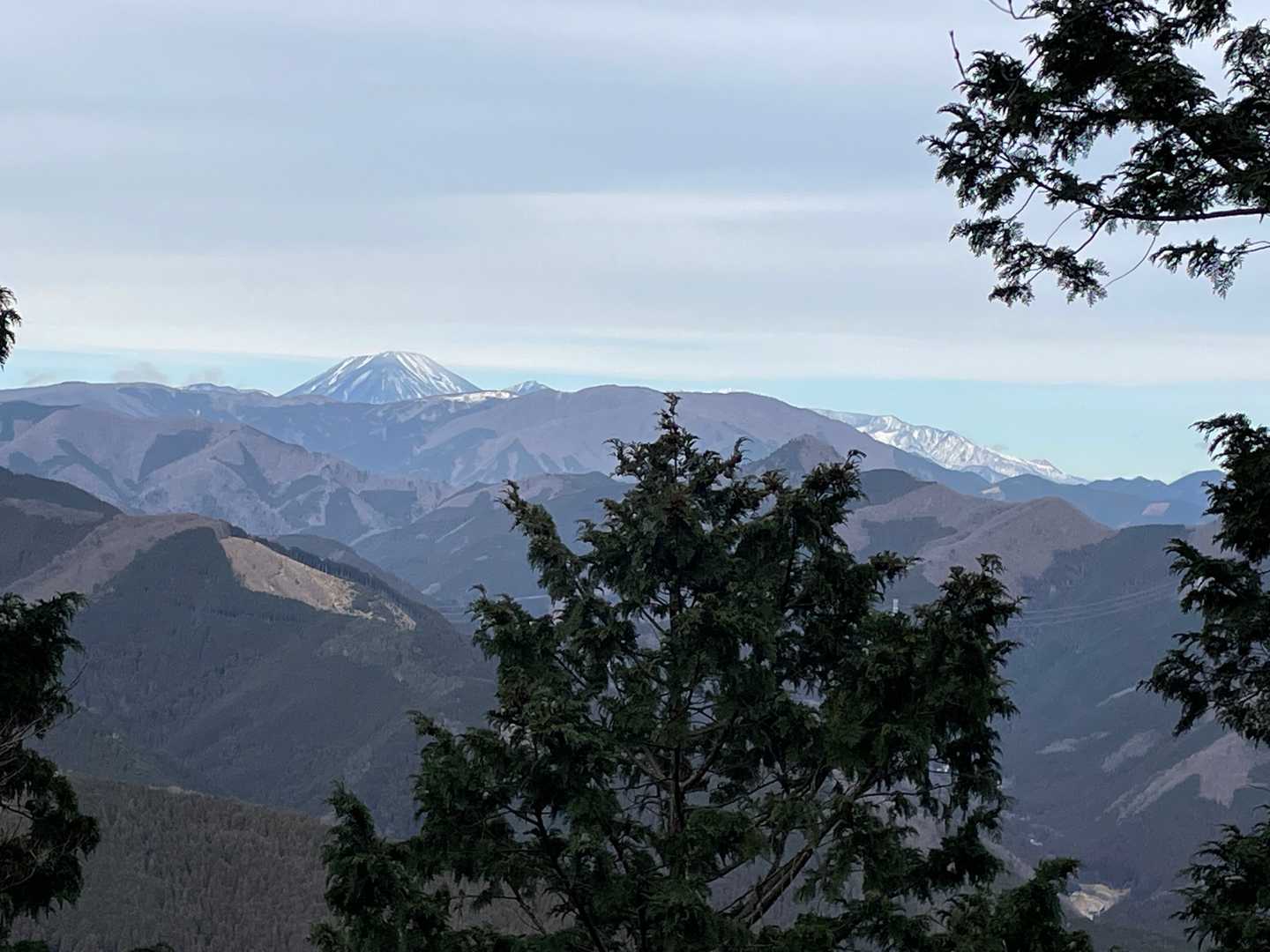 岳ノ山山頂から日光方面😀