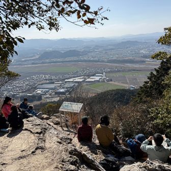 食事するハイカーさんたちが多かった。