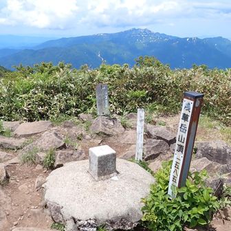 「浅草岳」登頂🏕️
360°ビューのナイスな山頂です👍