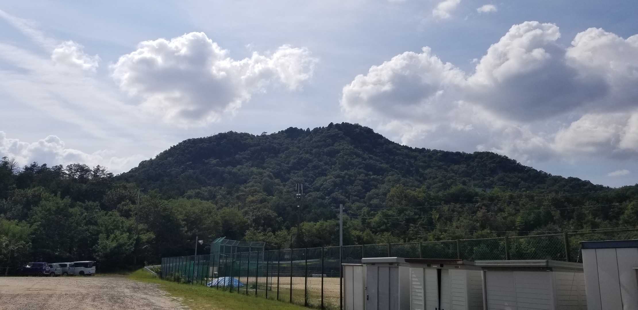 今日は、菩提寺山⛰️
甲西富士と云われてます(・∀・)ﾜｶﾗﾝｹﾄﾞ