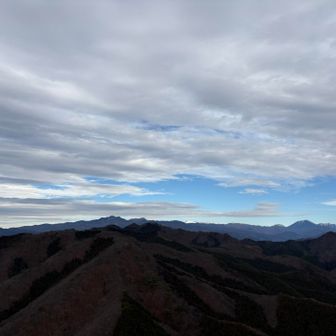 左は妙義山かな。