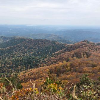 まわりの山々も綺麗✨
360度の眺望からは八甲田と岩木山、釜臥山も見えました