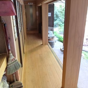 新館1階の廊下

奥はトイレ🚻になります。