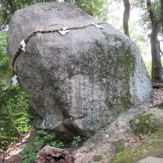 星田妙見宮の織女石(たなばたせき)
