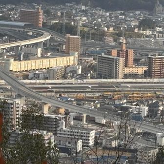 🚄新幹線車両基地と
建設中の広島高速5号線がよく見える