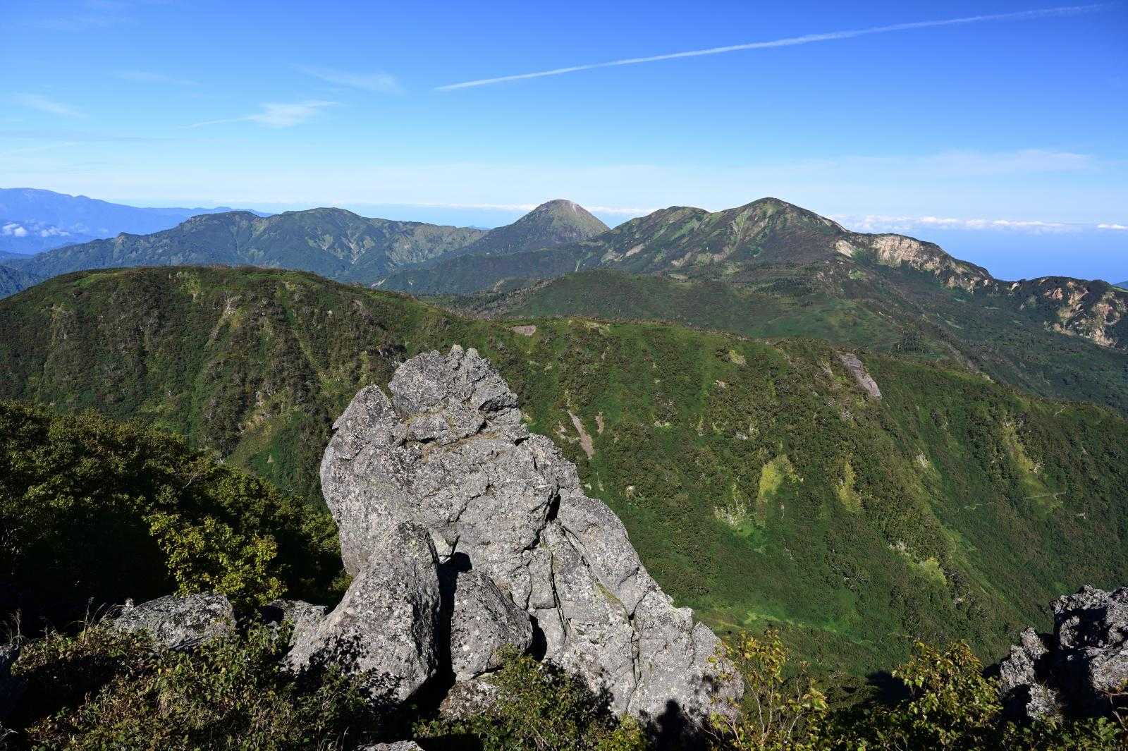 火打山を目に焼き付けて下山を開始する
