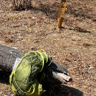 どっこい一休み
　リックを下ろして先ずは雷神神社に🙏