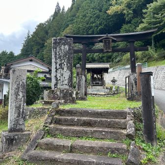 最後に、昨日の出発時に道中の安全祈願をした御影堂へ。

無事にここまで戻ってきたことを報告する🙏

そしてこの先の福島宿へと戻り、今回の旅を終え、軌跡も家から街道伝いに御嶽山と繋げることができました。

古道や旧道は歩く人がいなくなると、荒れ果てて廃道化してしまうので、一部区間でもいいので歩いてくれる人が増えることを切に願います。