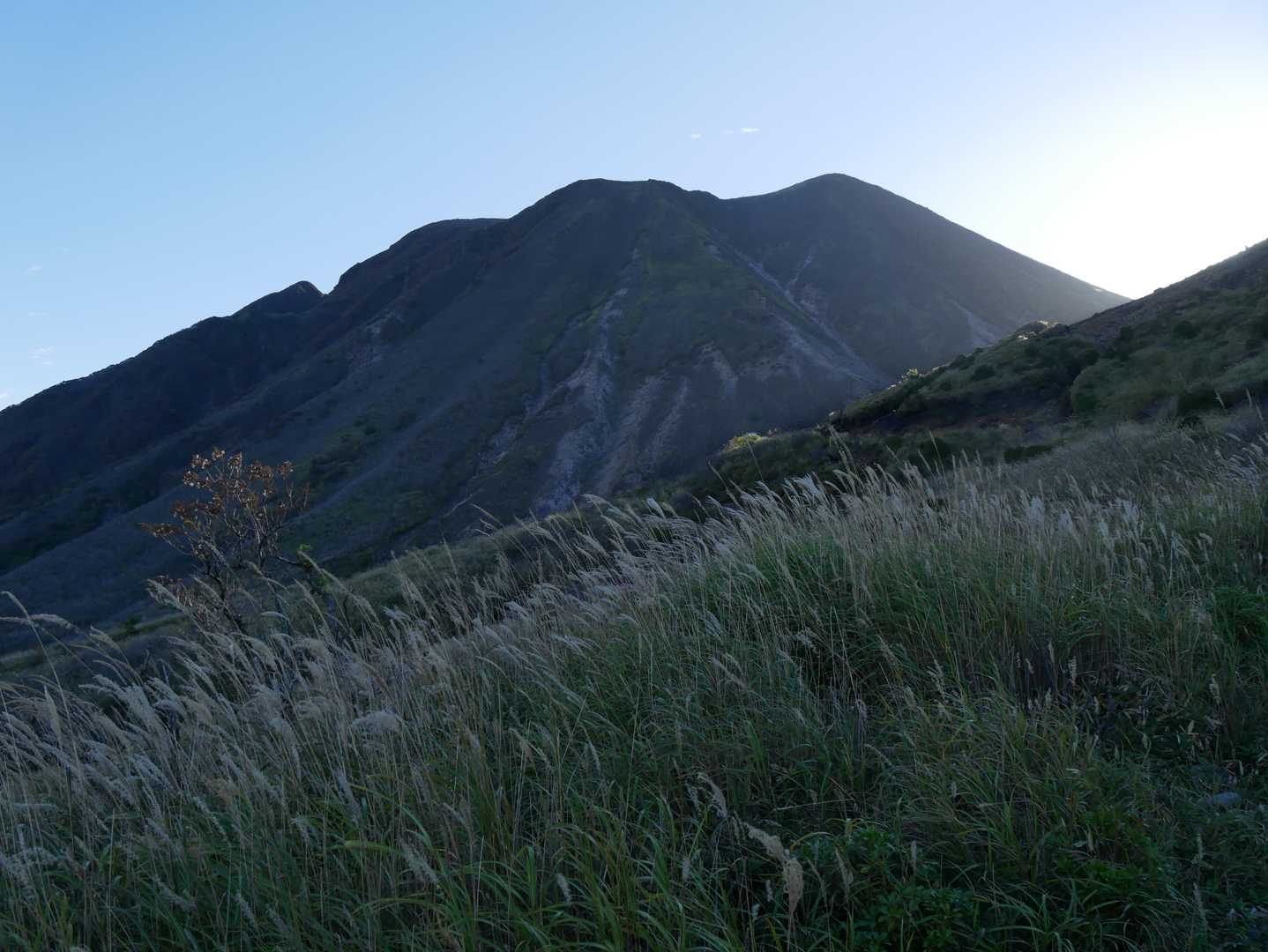 三俣山のシルエット