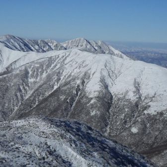 大峠から三倉山の連なり
行ってみたいなぁ😋