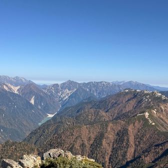 立山方面　緑の湖の名は？
