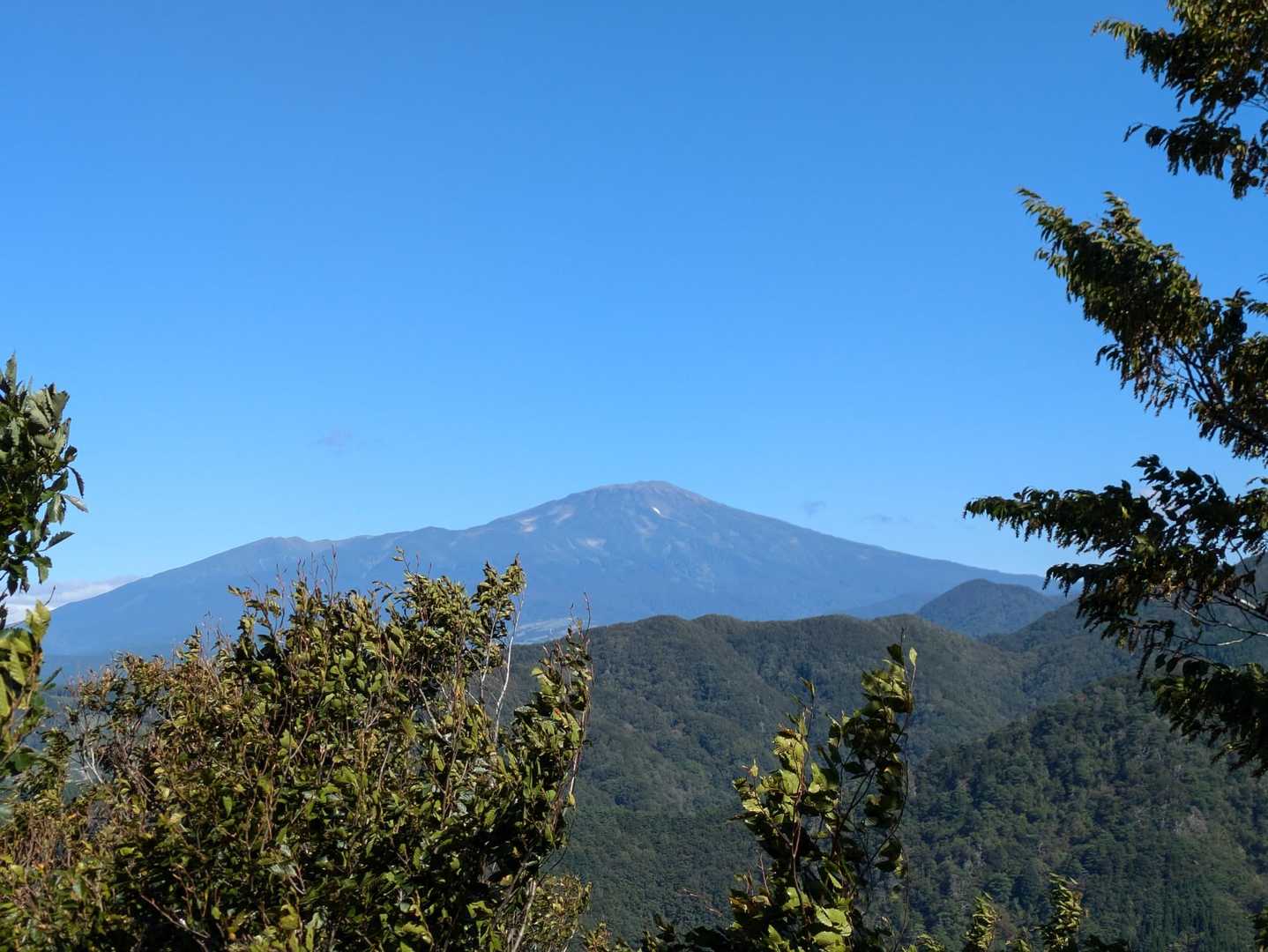 展望台の上から
鳥海山⛰️✨😉