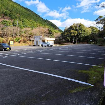 駐車場🚙
平日なので少ないなぁ😅