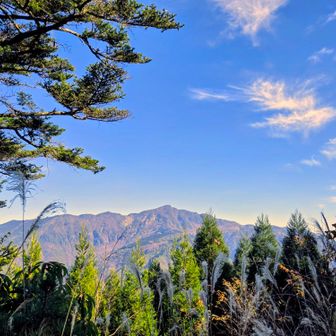駐車場の道路より石堂山⛰️
