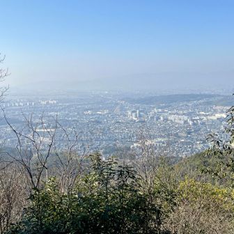 パノラマ岩からのナイスビュー！右手奥に伏見桃山城も！😅