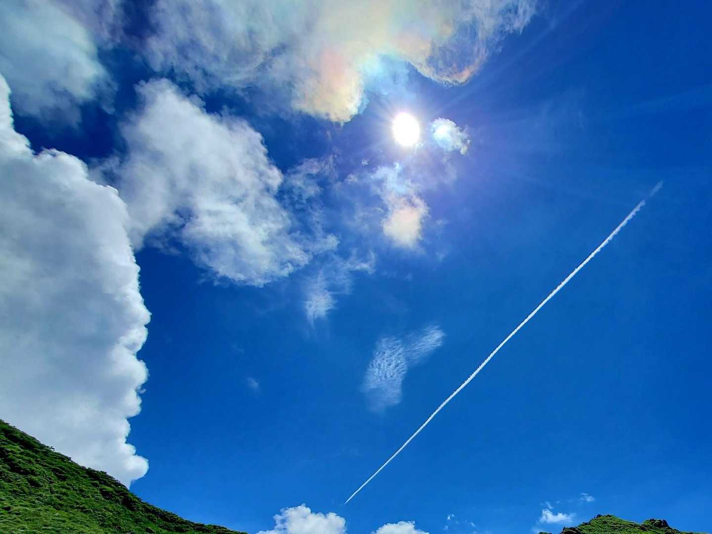 虹色の綾雲に😃