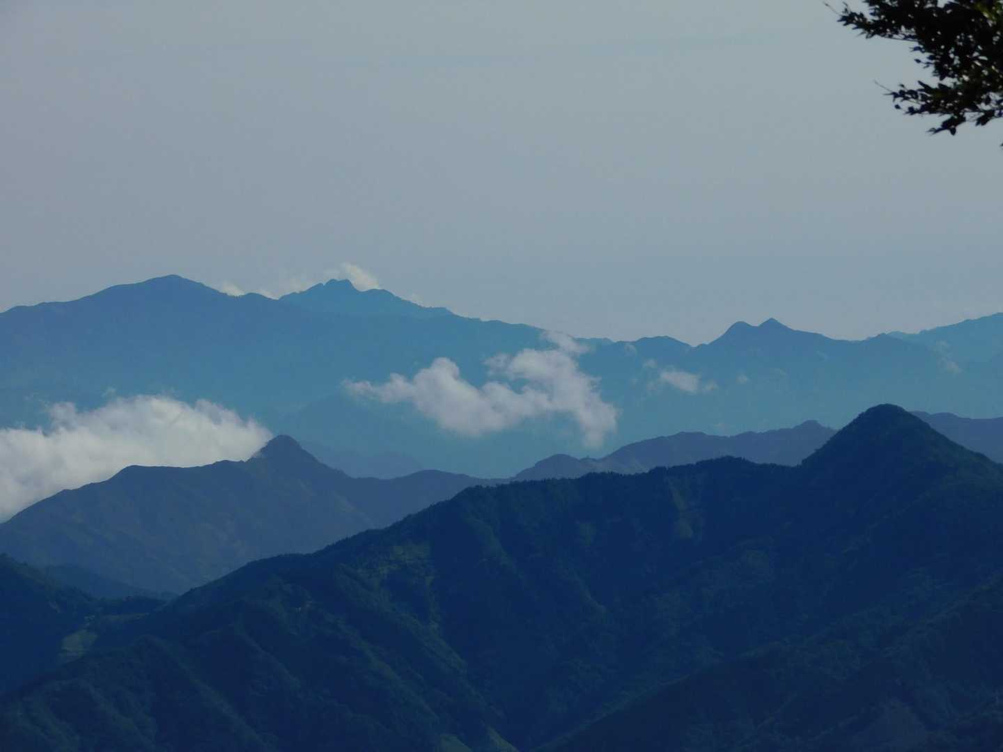 祖母山系❓ 
もしや 傾山𓂃⟡.·＊