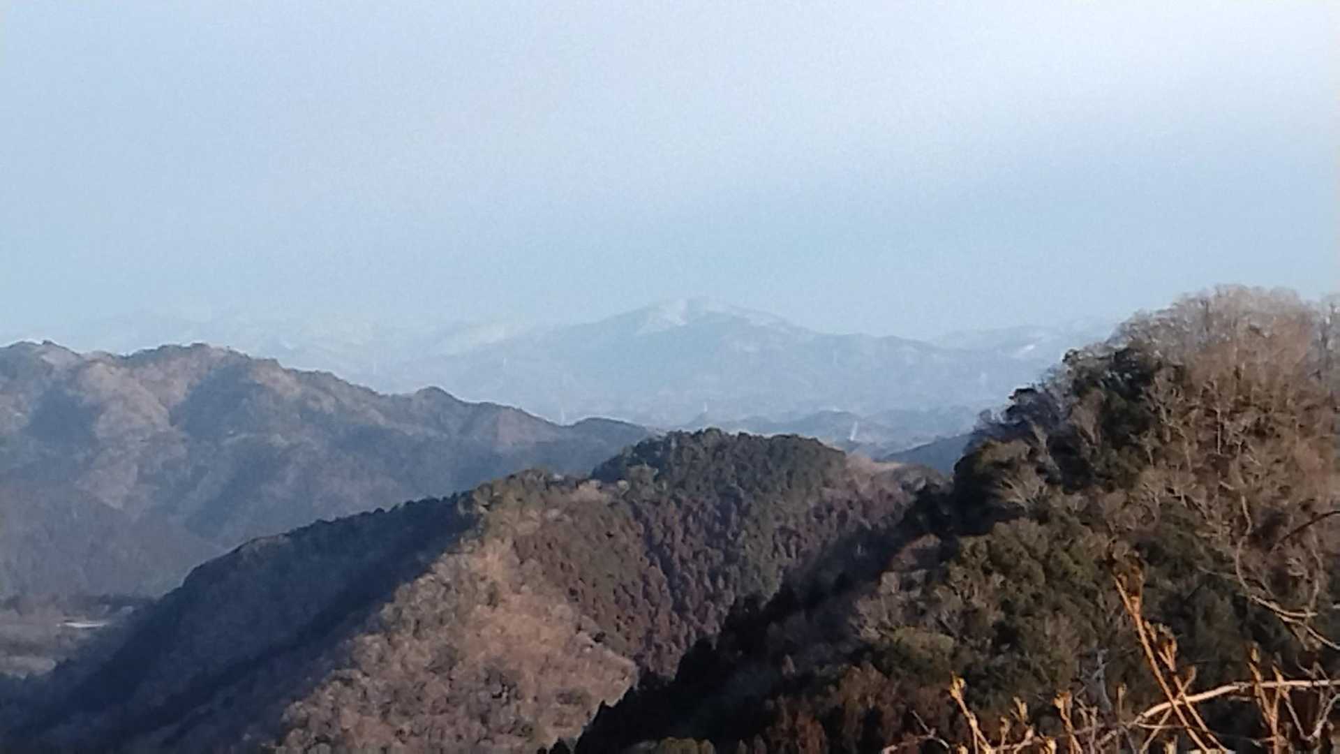 ズームアップ❗
八溝山かな…