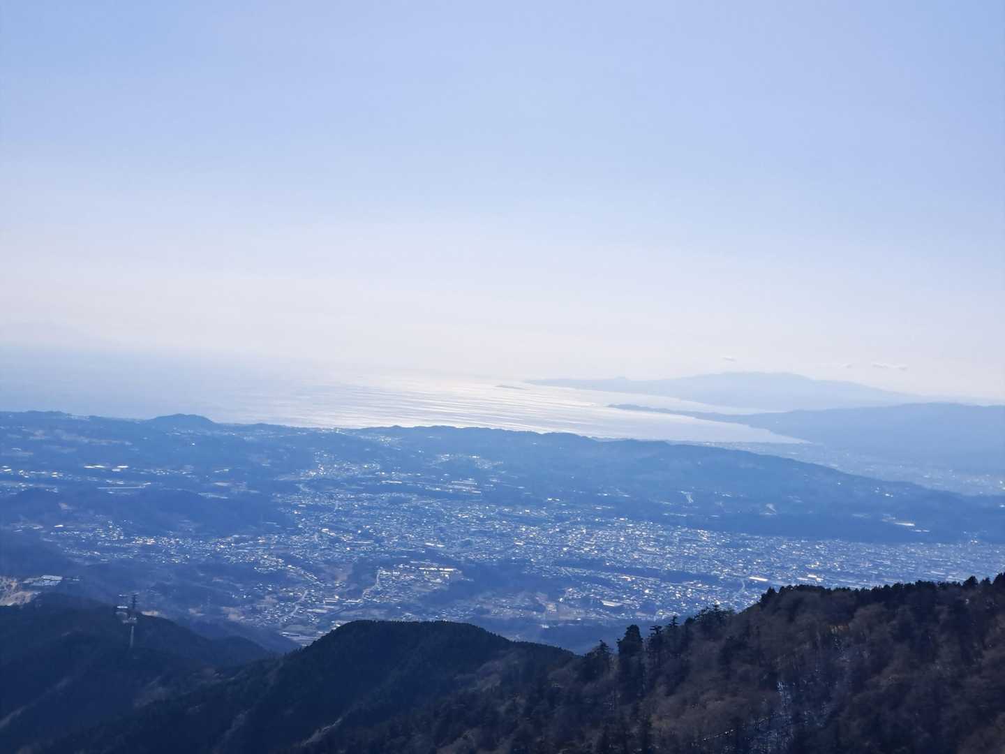 雷ノ峰尾根コースを下りている途中
美しい景色だったのに、写真にすると・・・
わたくしめの腕の所為？💧