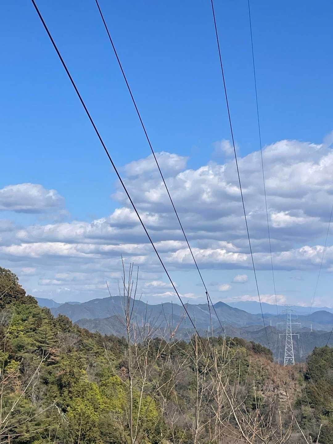 雲なのか御嶽山なのか…😆
