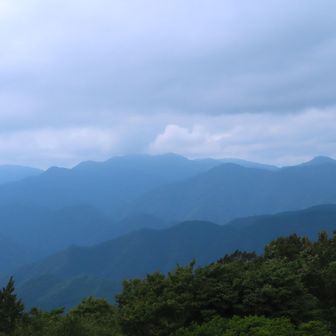 遠くの山は 見えにくいので 
遠景の写真はこの一枚