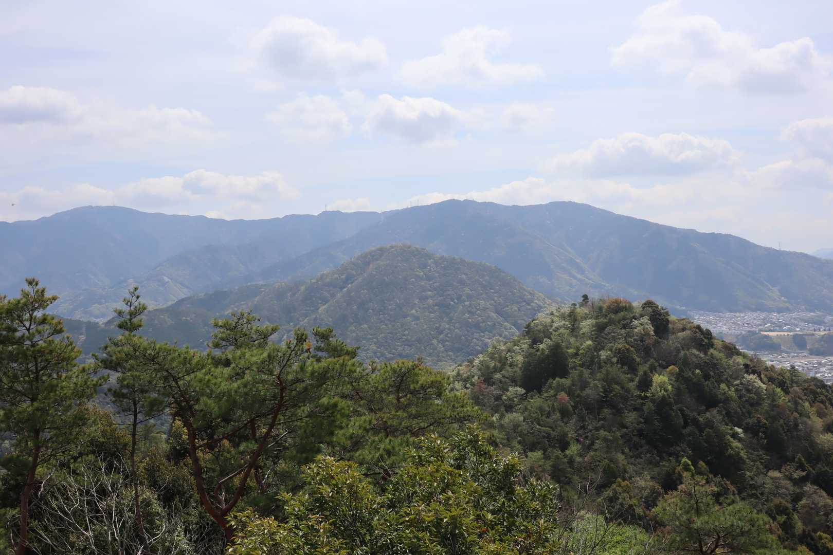 「白木山」〜「中尾山」が一望
