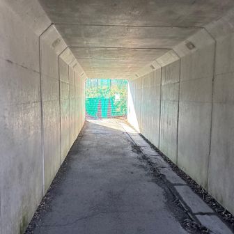 トンネルを抜けて