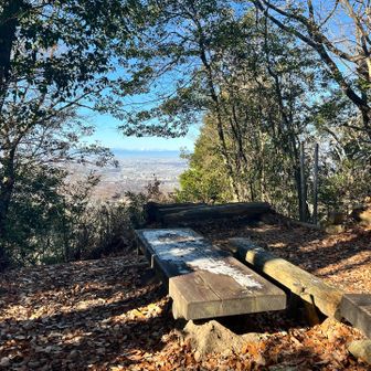 雲興寺に下りるときはこのベンチのところの分岐を右に行きたいのにいつも見落としちゃう