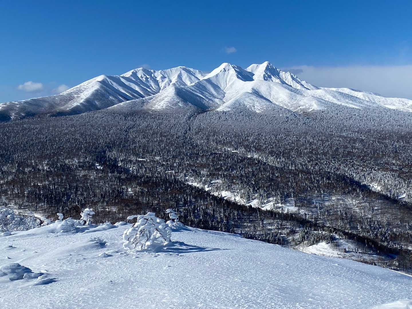 ルベス岳の、駐車場は、冬の斜里岳のスタート地点でもあります😙停まっていた車の半分は斜里岳に向う方だったかな