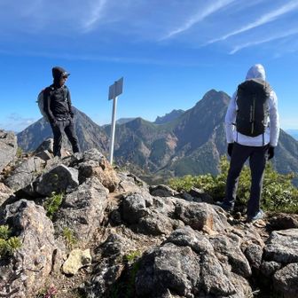 お二人はこの3月に旭岳東稜を登攀していましたね。山頂では感慨深かったのかな