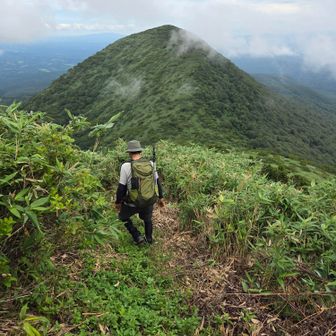 再び大駒ヶ岳に向けて下山