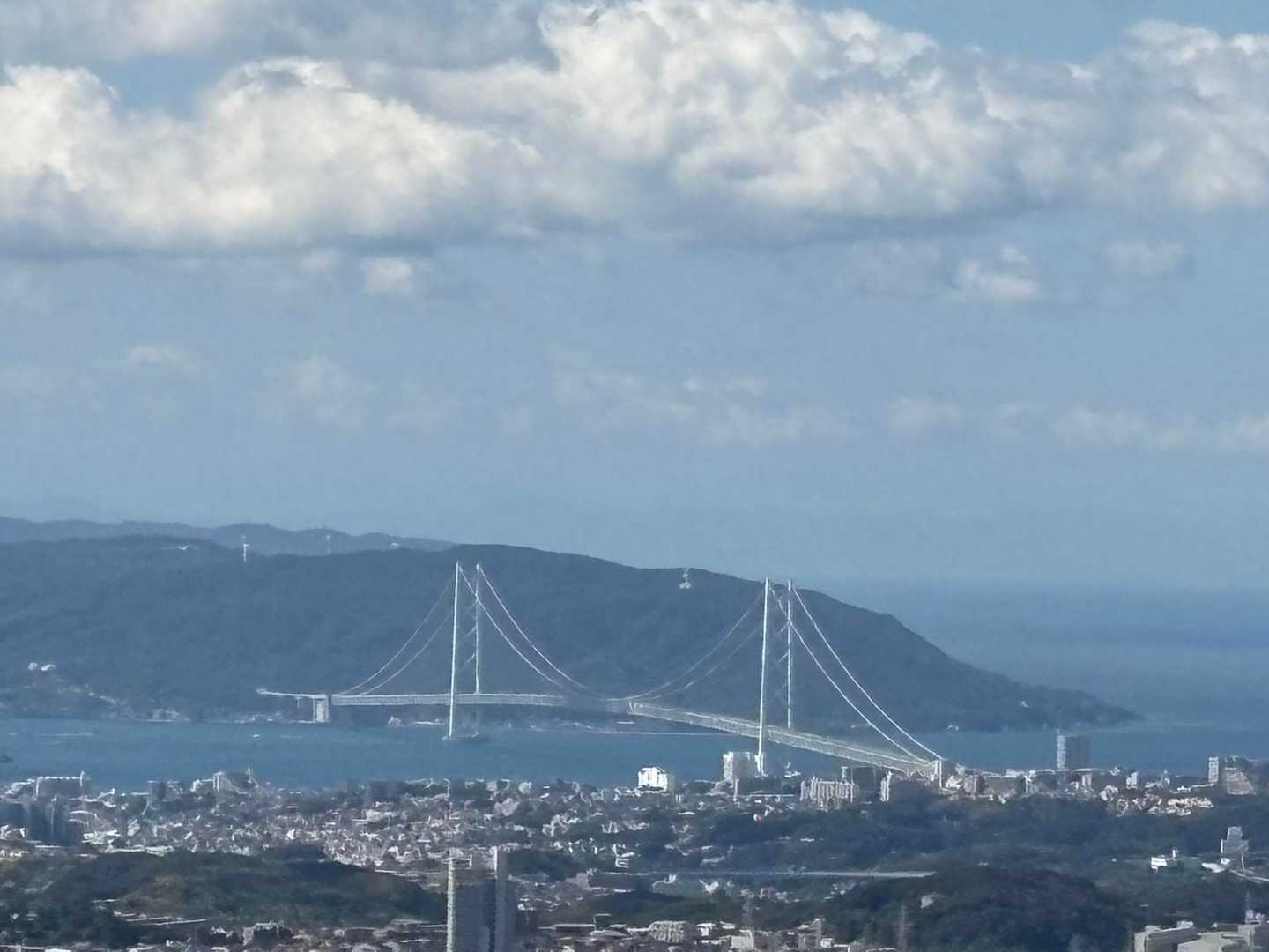 明石海峡大橋も良く見えます。
晴れていて嬉しい☺️
しんどかったけど、六甲山系の中ではまた来たい山ですね。