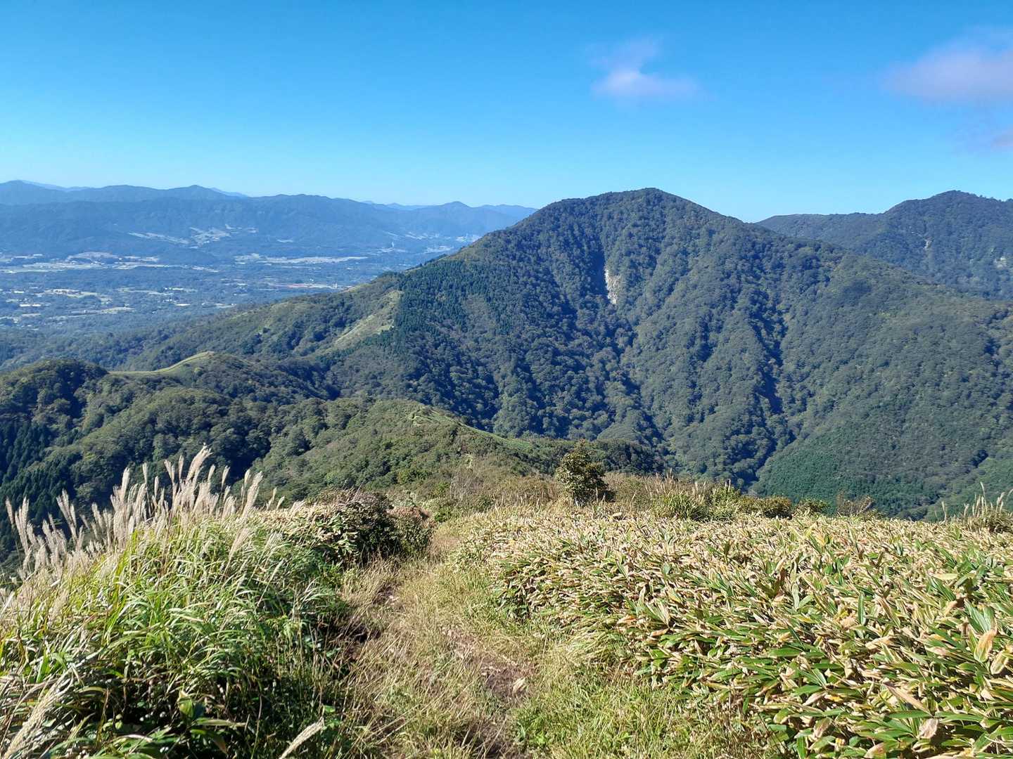 中蒜山に向かう稜線見えてきたー😄