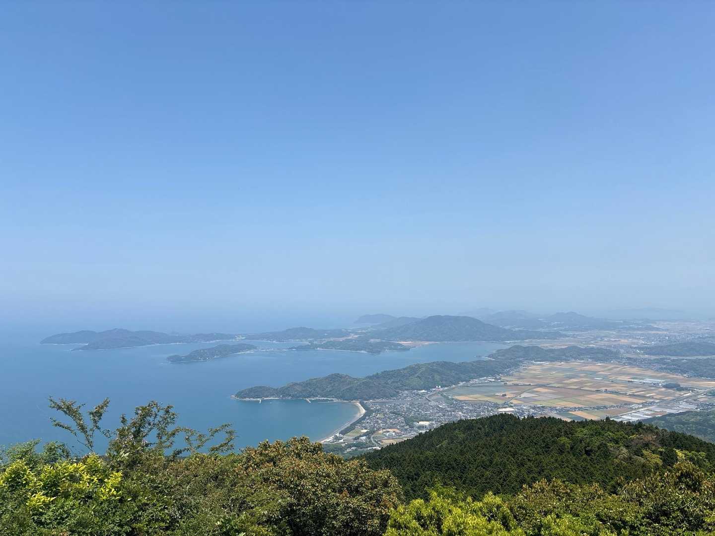 山頂でパーっと
視界が広がる

二丈ブルー
