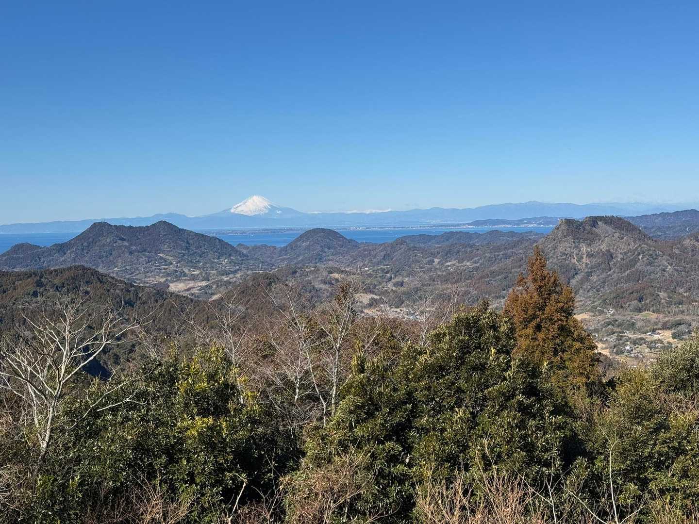 富山と富士山と伊予ヶ岳