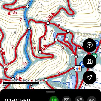 ここまで約2.5キロで350mの標高をあがのはなかなかの傾斜。
低山と侮るなかれ。