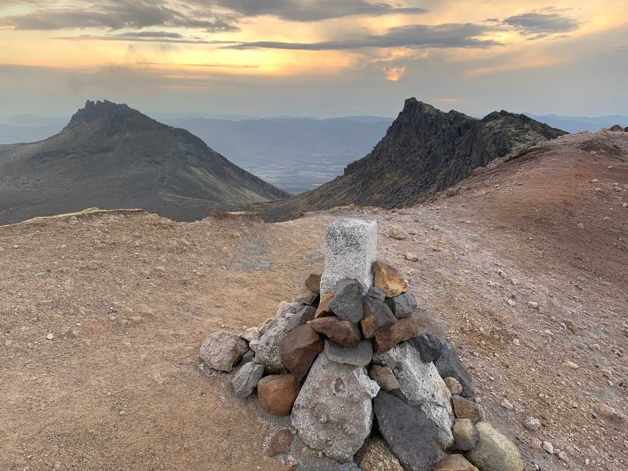 砂原岳ピーク🌋