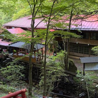 伊藤博文岳日本国憲法の草案を執筆した部屋があるらしい
