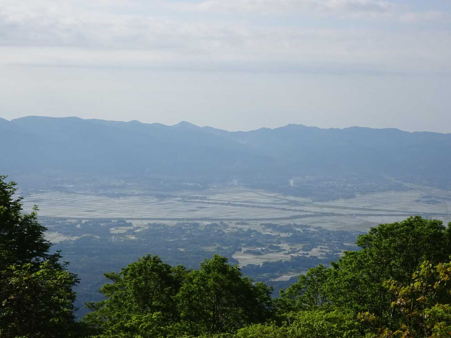 島のくびれた部分は平です。米が安かったです