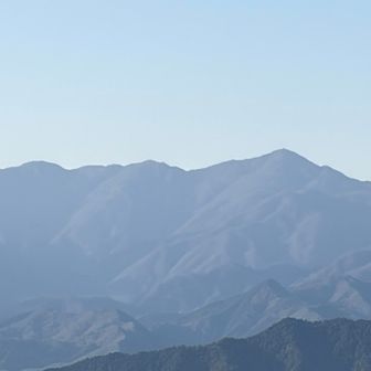 右側の1番高い山が丹沢・蛭ヶ岳