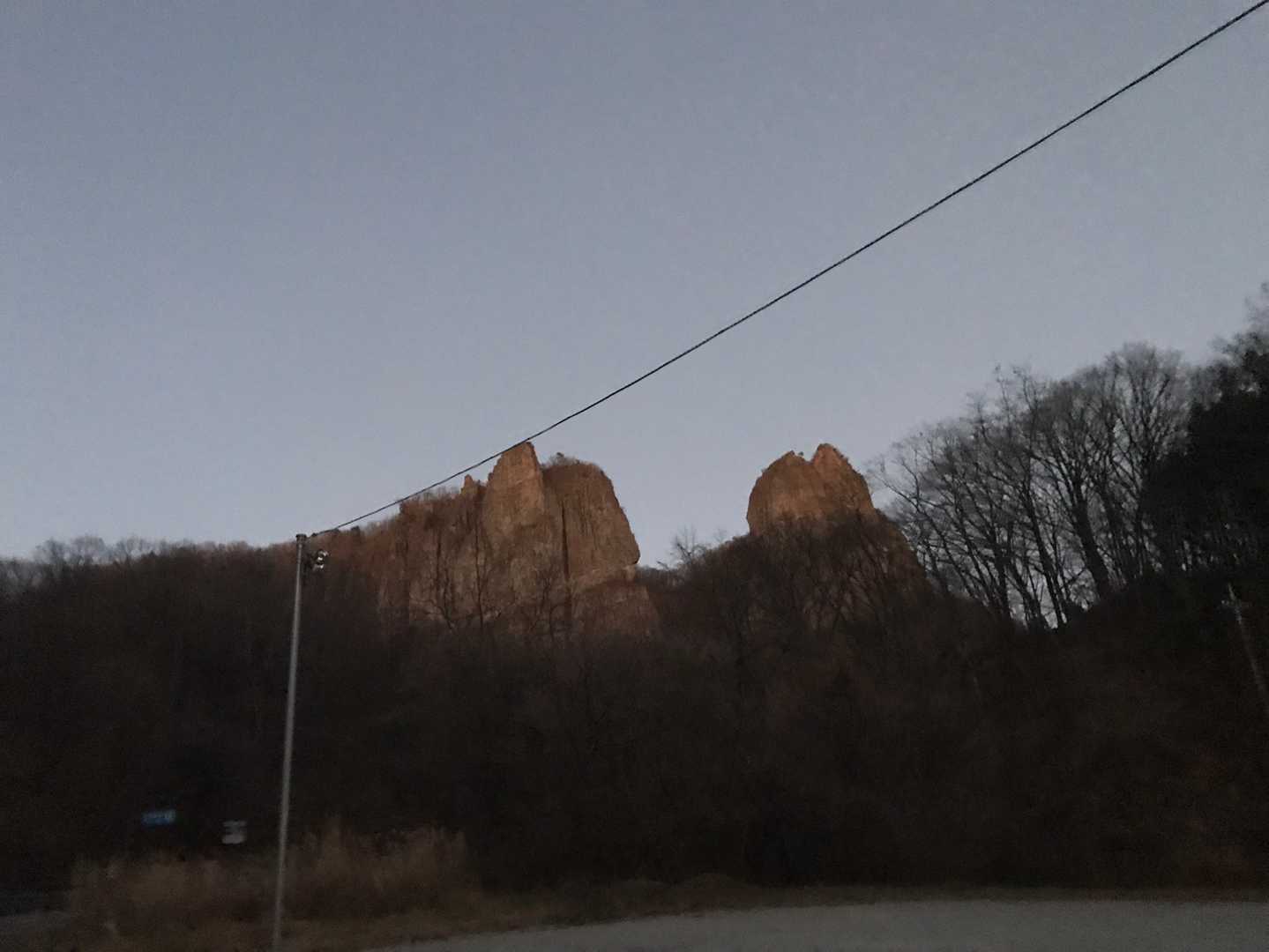 西登山口-東登山口-コル-高岩 周回コースの写真