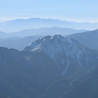 焼岳の後ろには中央アルプス🙌